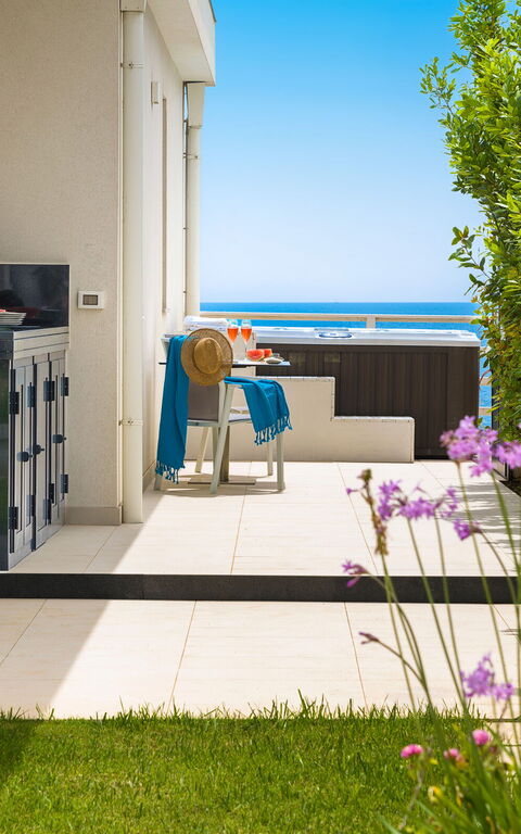 Villa Hermes: Été, Extérieur, Jardin, Vues