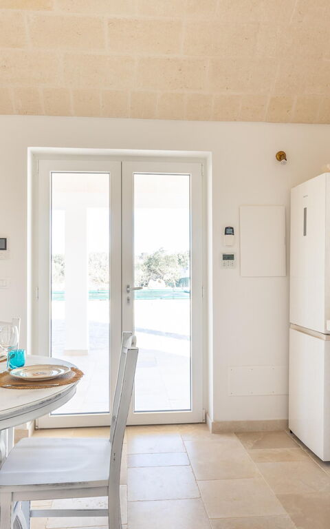 Trullo Adea: Cuisine, Salle à manger