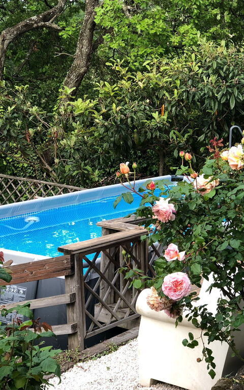 La Nocciola: bassin, Extérieur