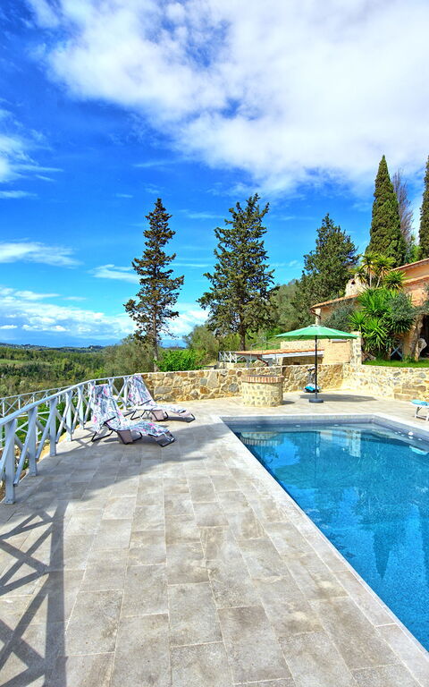 Santo Stefano: bassin, Extérieur, Extérieurs