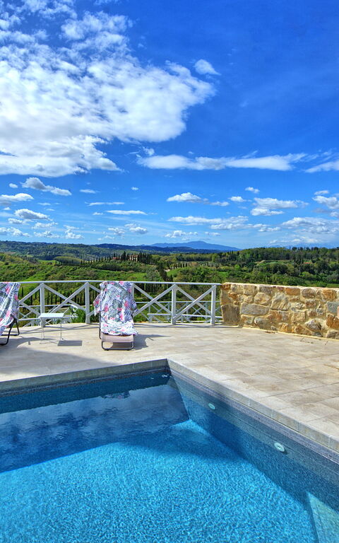 Santo Stefano: bassin, Extérieur