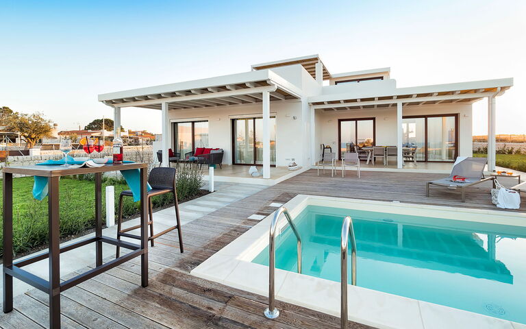 Villa San Lorenzo Ulivo: bassin, Extérieur, Extérieurs