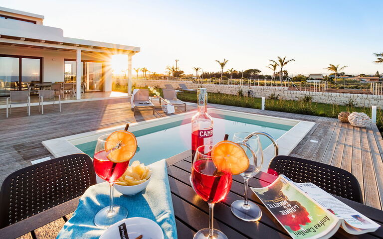 Villa San Lorenzo Ulivo: bassin, Extérieur, Extérieurs