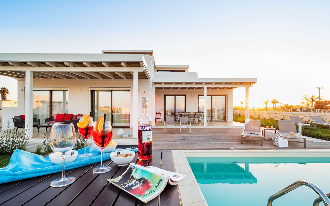 Villa San Lorenzo Ulivo: bassin, Extérieur, Extérieurs