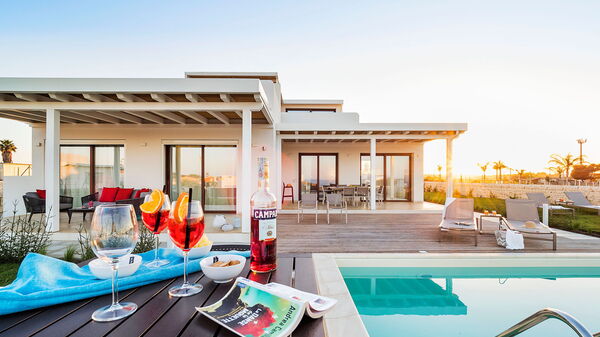 Villa San Lorenzo Ulivo: bassin, Extérieur, Extérieurs