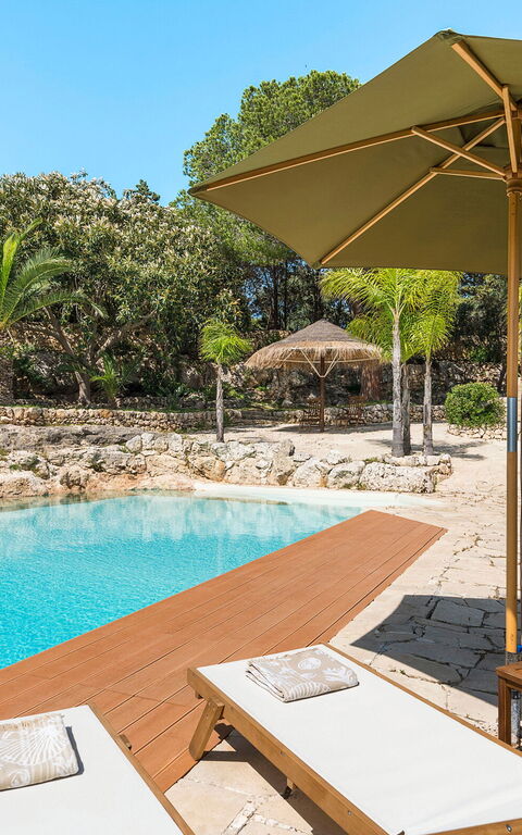 Villa Madda: bassin, Extérieur