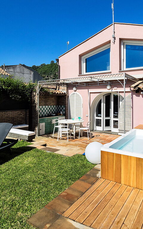 Casa Tecla: bassin, Jardin