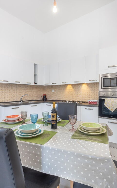 Villa Narkive: Cuisine, Salle à manger, Salon