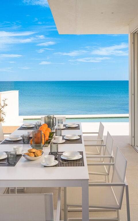 Bedda Matri: Aliments, Balcon / Terrasse / Patio, bassin, Extérieur, Extérieurs, Vues