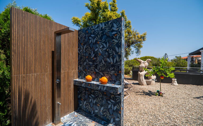 John Residence: Extérieur, Jardin