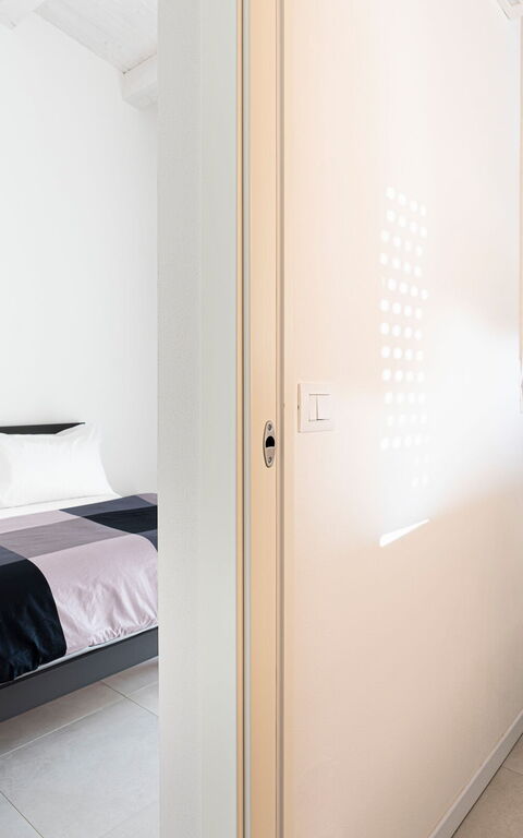 Villa Anna Plemmirio: chambre à coucher, Salle de bain