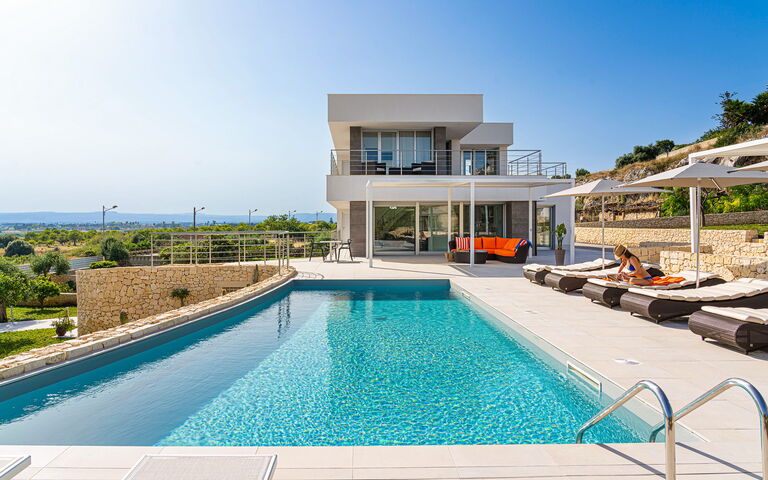 Villa Anna Plemmirio: bassin, Extérieur, Extérieurs