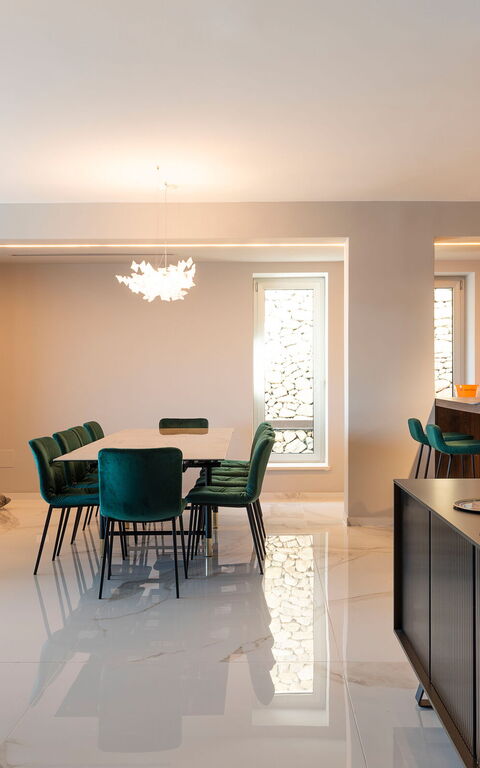 Baya Bella: Salle à manger, Salon