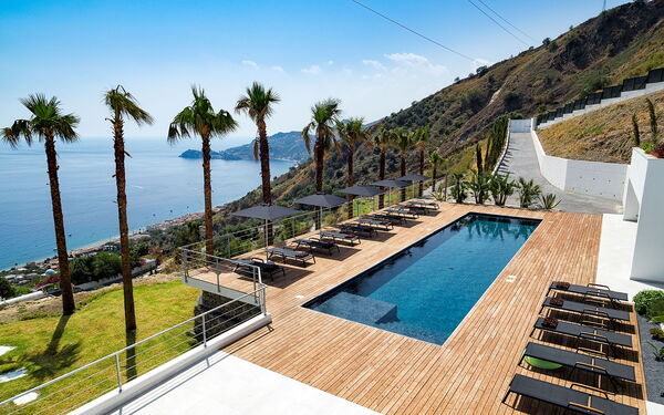 Villa Alexandra: bassin, Extérieur, Extérieurs, Vues