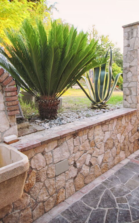 Villa Malu: Extérieur, Extérieurs