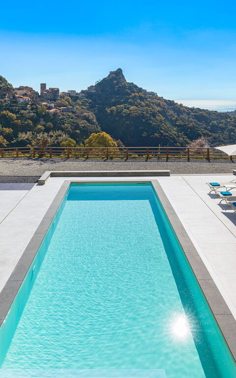 Zagara Bianca: bassin, Extérieur, Extérieurs