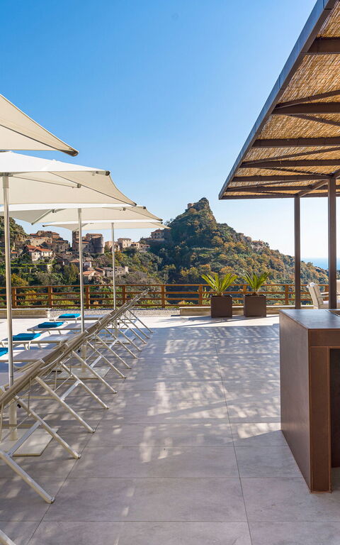 Zagara Bianca: bassin, Extérieur, Extérieurs