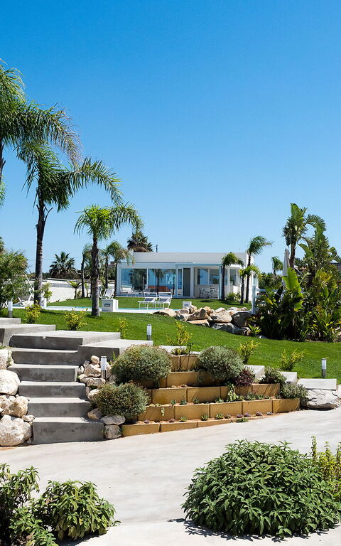 Diantha: Entrée principale, Extérieur, Extérieurs, Jardin