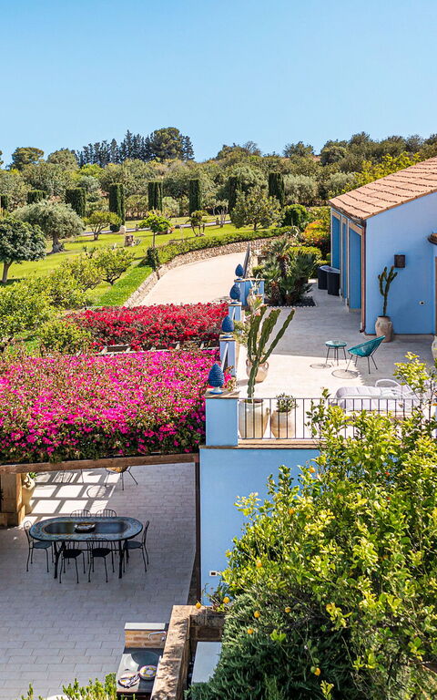 Pigna Blue: Extérieur, Extérieurs, Vues