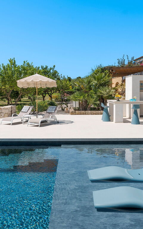 Pigna Blue: bassin, Extérieur, Extérieurs