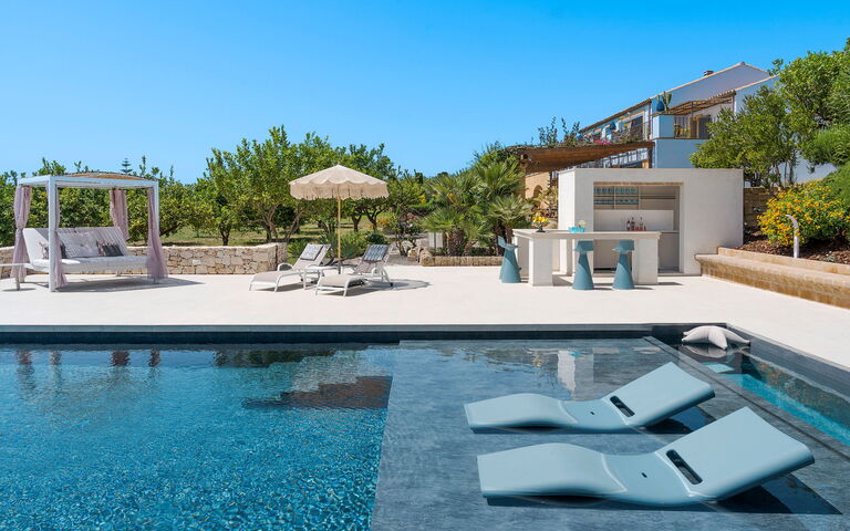 Pigna Blue: bassin, Extérieur, Extérieurs