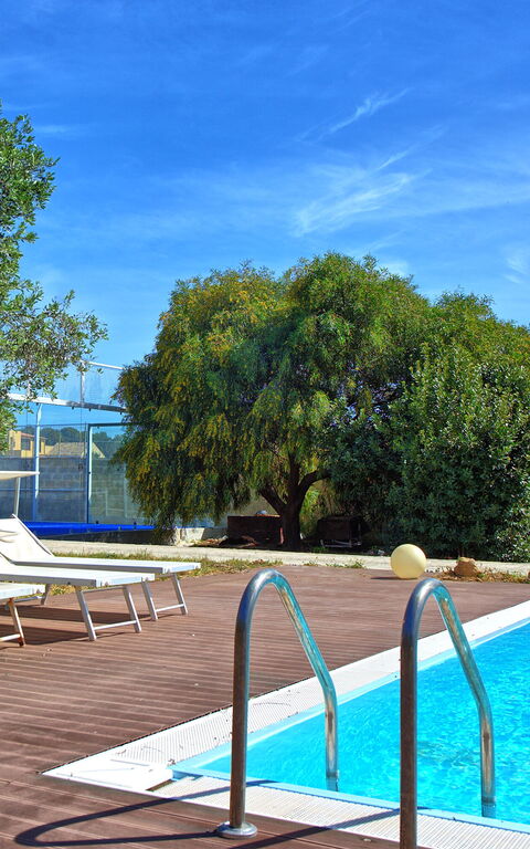 Villa Maraus: Extérieur, Extérieurs