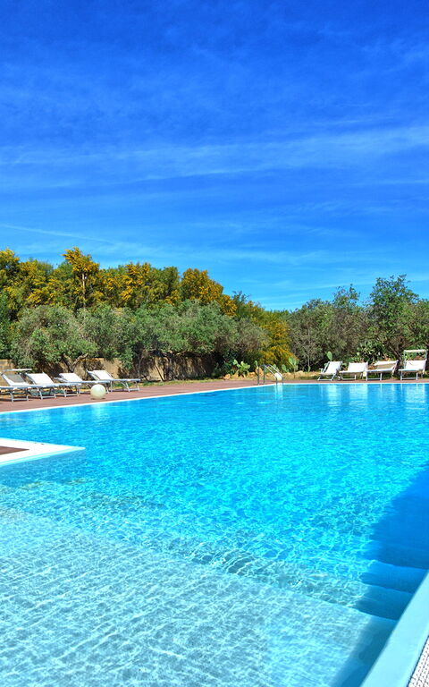 Villa Maraus: Extérieur, Extérieurs