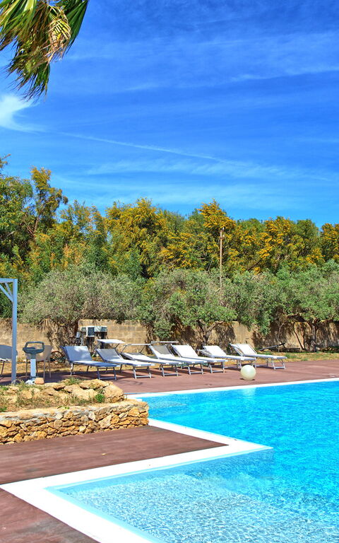 Villa Maraus: Extérieur, Extérieurs