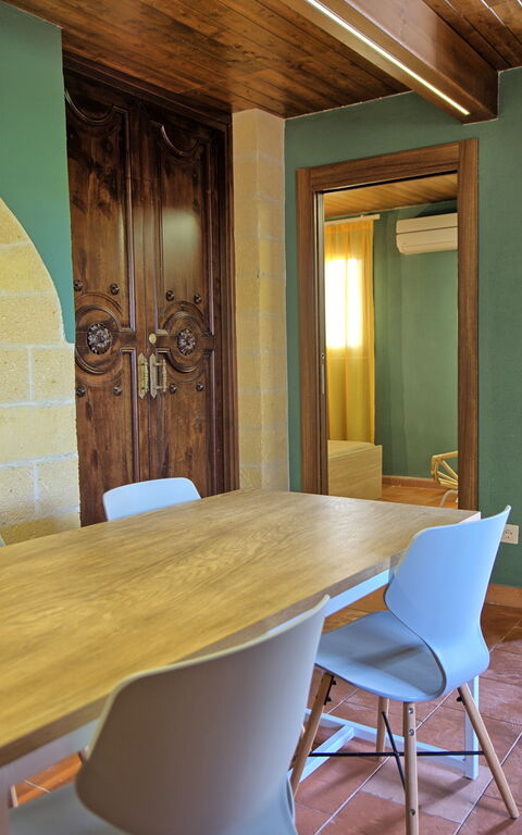 Villa Maraus: Salle à manger, Salon