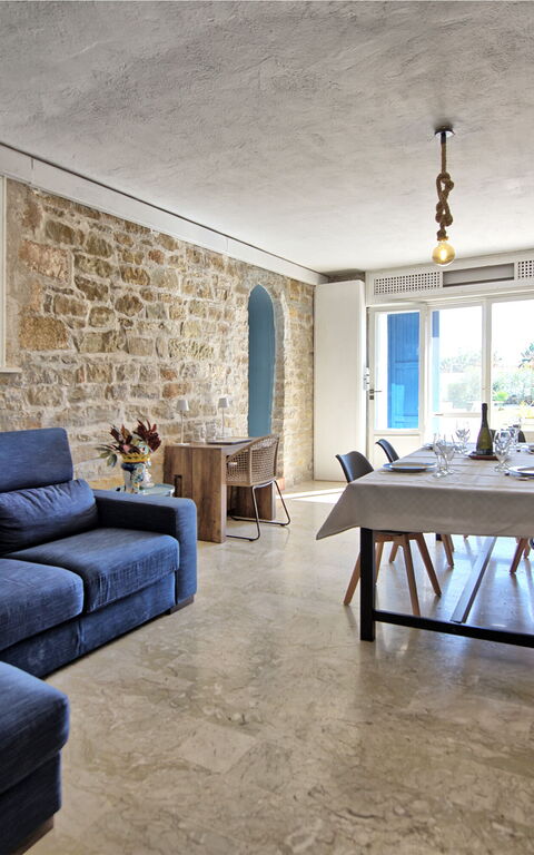 Villa Maraus: Salle à manger, Salon