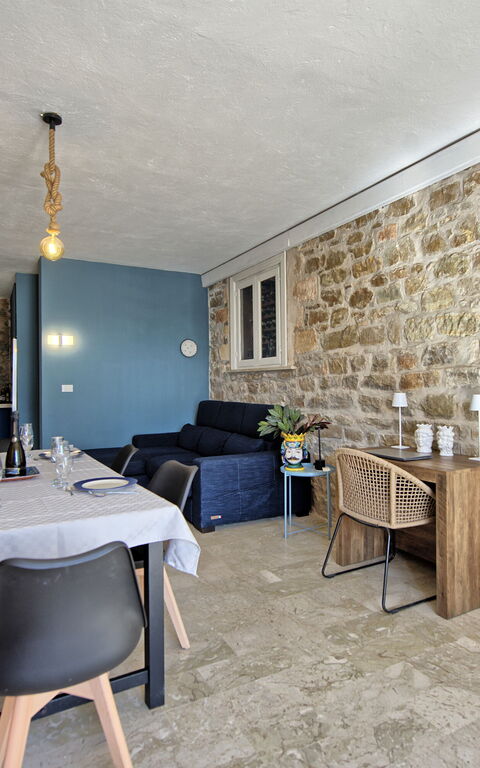 Villa Maraus: Salle à manger, Salon