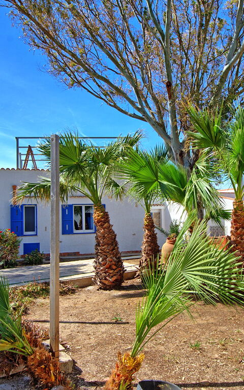 Villa Maraus: Extérieur, Extérieurs
