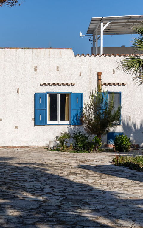 Villa Maraus: Extérieur, Extérieurs