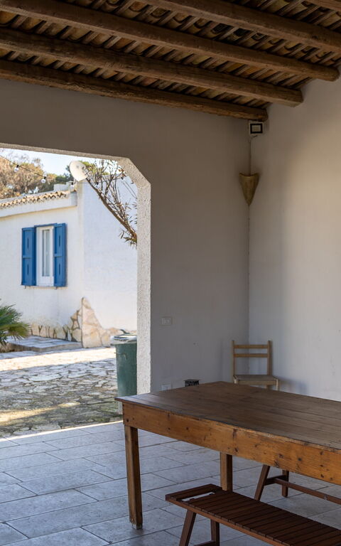 Villa Maraus: Extérieur, Extérieurs