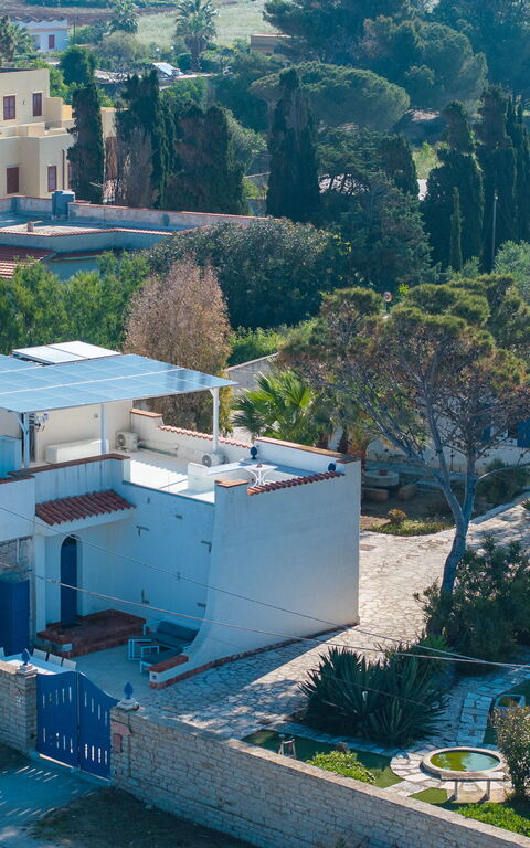 Villa Maraus: Extérieur, Extérieurs