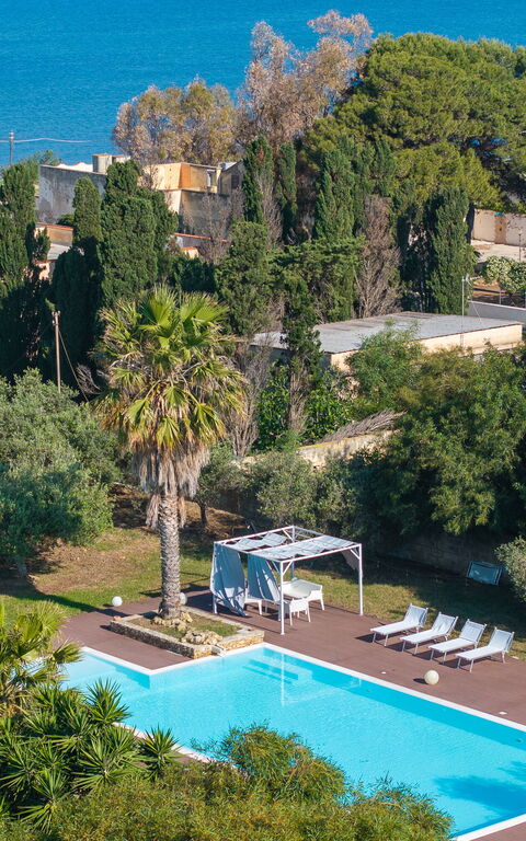 Villa Maraus: bassin, Jardin, Vues
