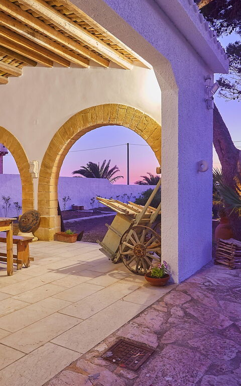 Villa Maraus: Extérieur, Extérieurs