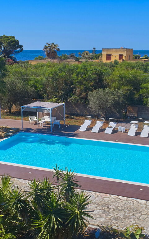 Villa Maraus: bassin, Extérieur, Extérieurs