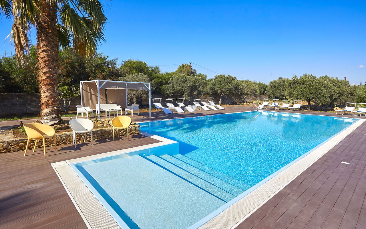 Villa Maraus: bassin, Extérieur, Extérieurs