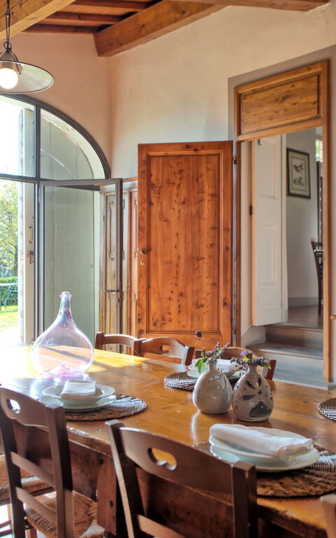 Villa Cona: Cuisine, Salle à manger, Salon