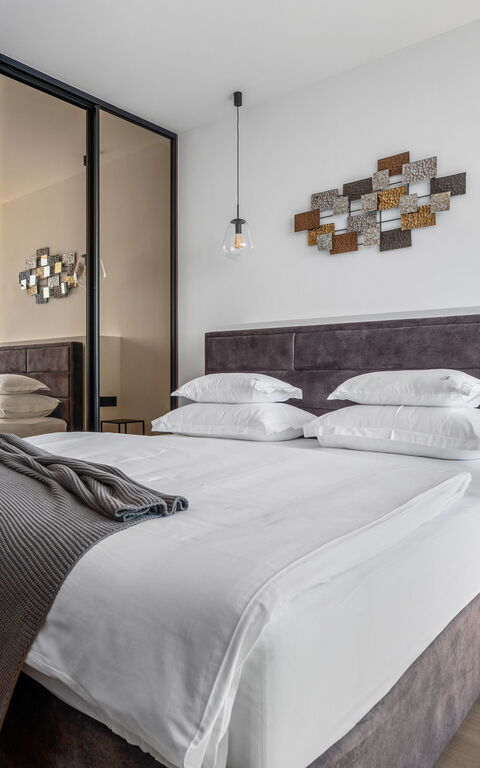 Villa Loma: chambre à coucher, Salle de bain