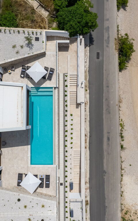 Villa Loma: bassin, Extérieurs, Vues