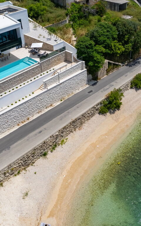 Villa Loma: bassin, Extérieurs, Vues