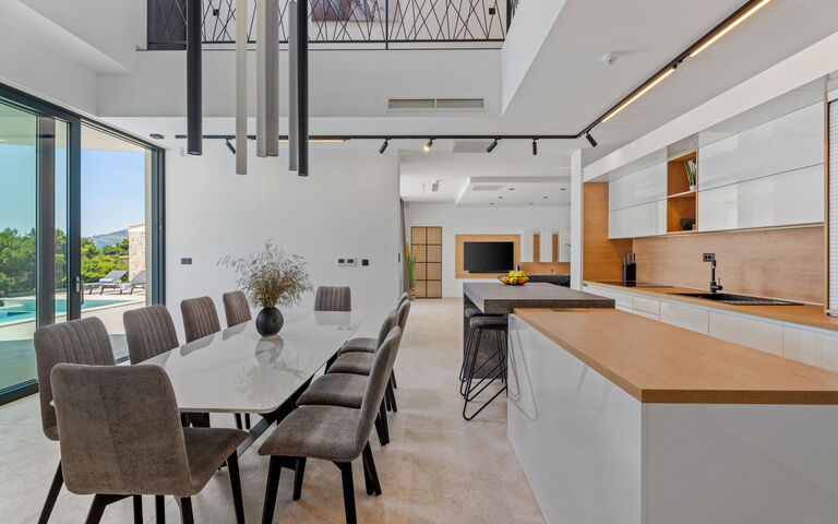 Villa Loma: Cuisine, Salle à manger
