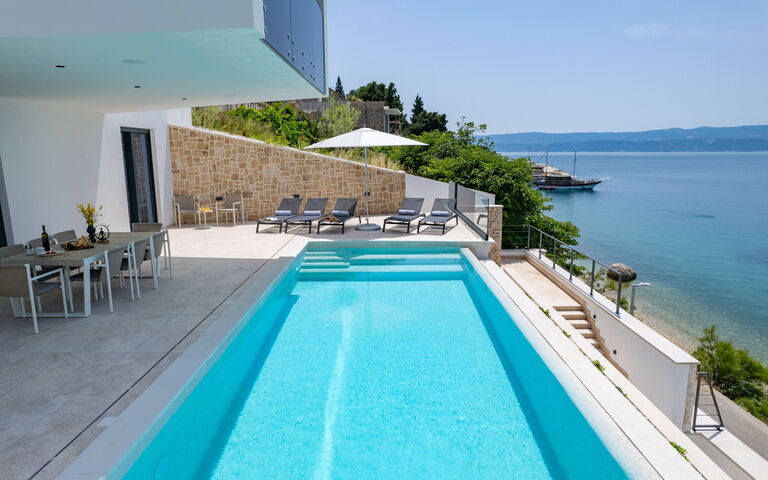 Villa Loma: Balcon / Terrasse / Patio, bassin, Extérieur