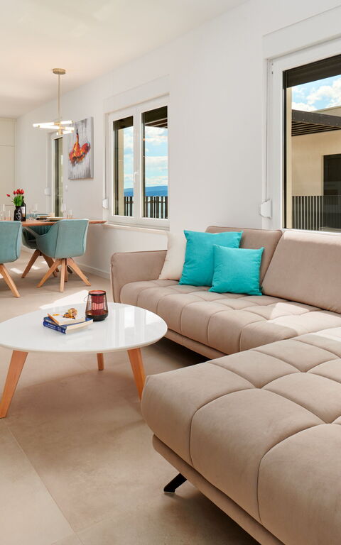 Villa Stella: Cuisine, Salle à manger, Salon