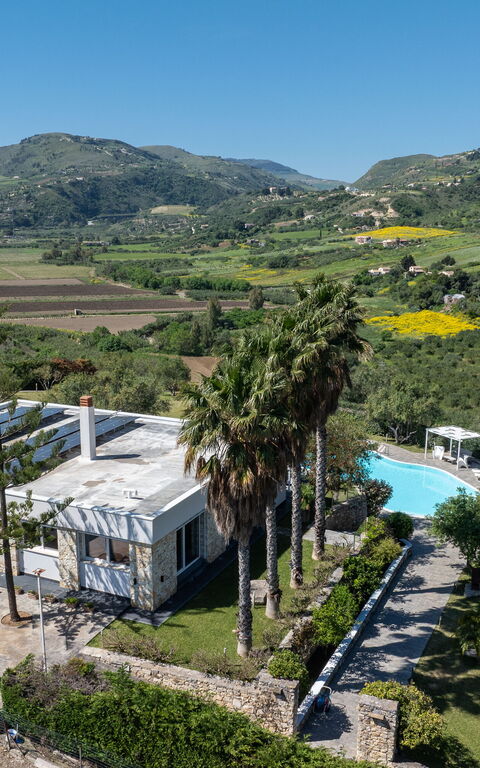 Villa Demetra: bassin, Vues