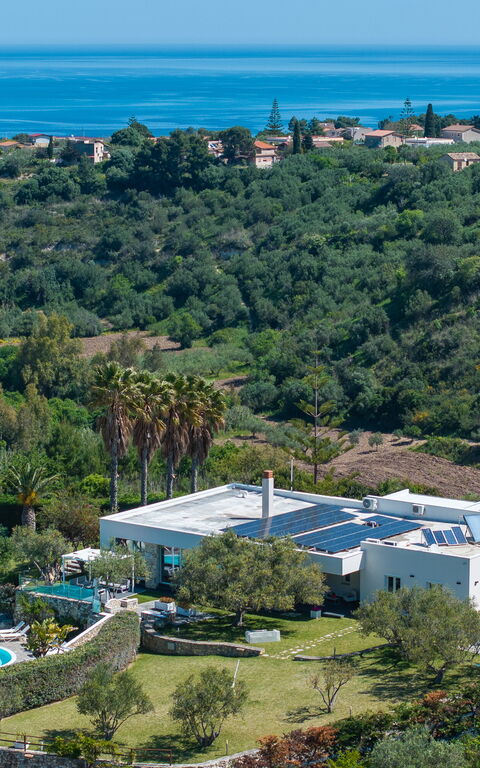 Villa Demetra: bassin, Jardin, Vues