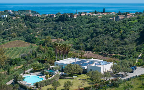 Villa Demetra: bassin, Jardin, Vues