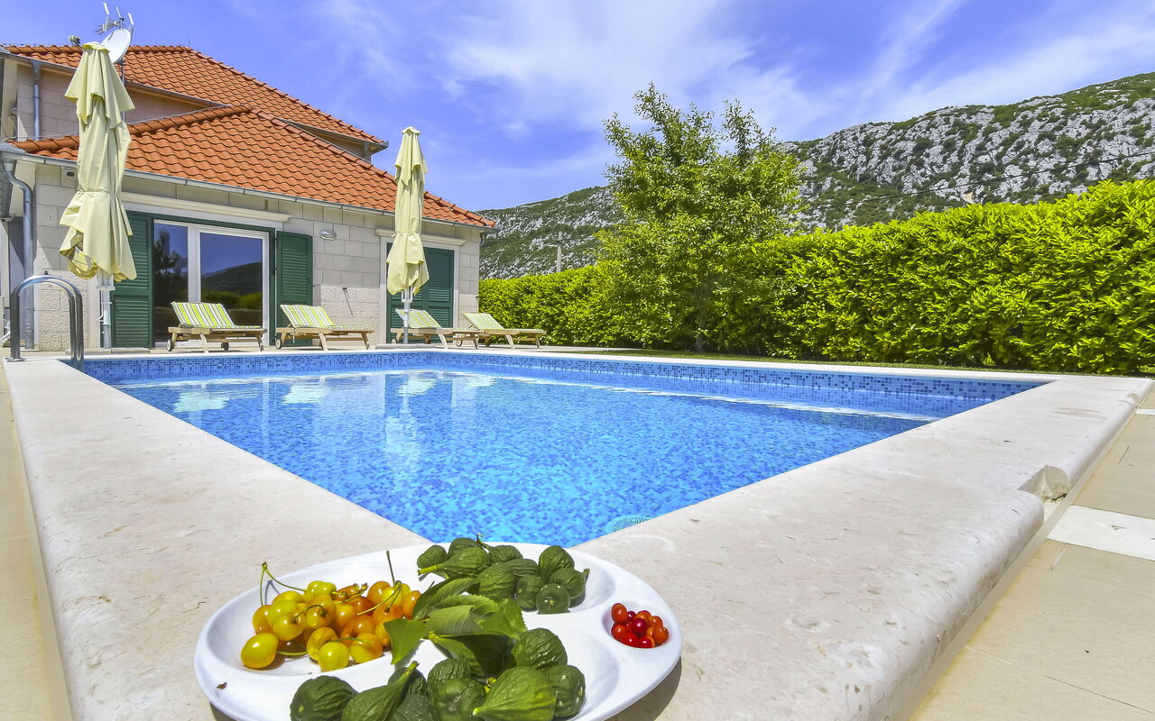 Villa Zupa: Balcon / Terrasse / Patio, bassin, Extérieur